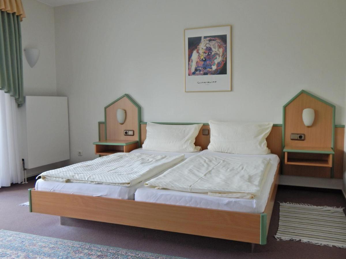 Hotel Garni Am Brunnenplatz Gerolstein Extérieur photo